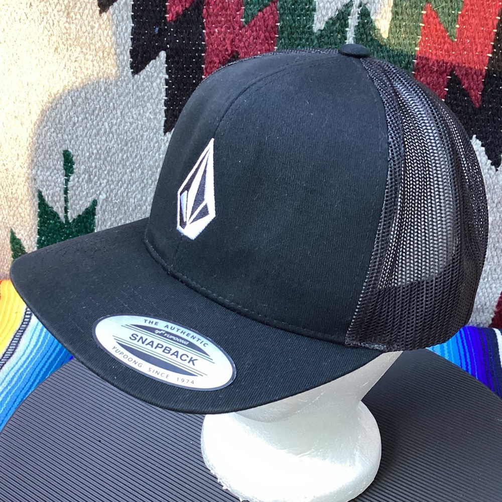 Volcom SnapBack Hat - Picture 2 of 13